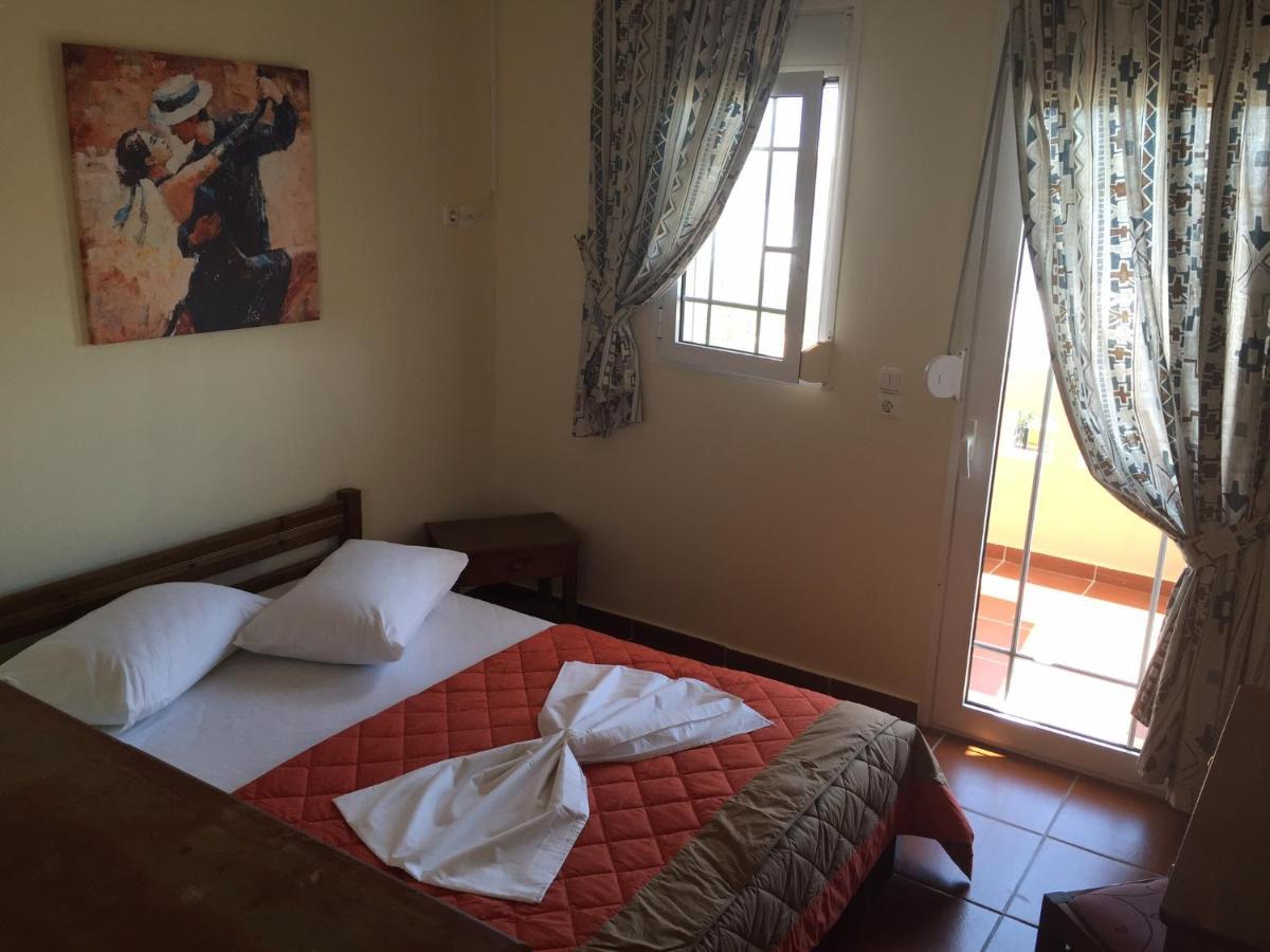 Toulipa Rooms Agia Ermioni Exterior photo