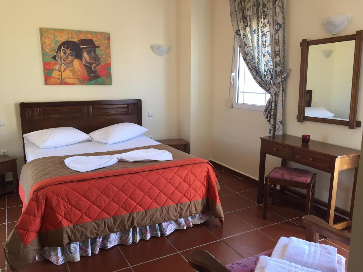 Toulipa Rooms Agia Ermioni Exterior photo
