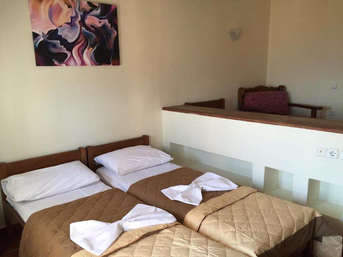 Toulipa Rooms Agia Ermioni Exterior photo