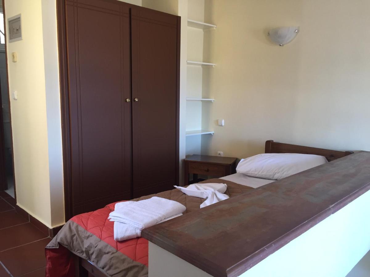 Toulipa Rooms Agia Ermioni Exterior photo
