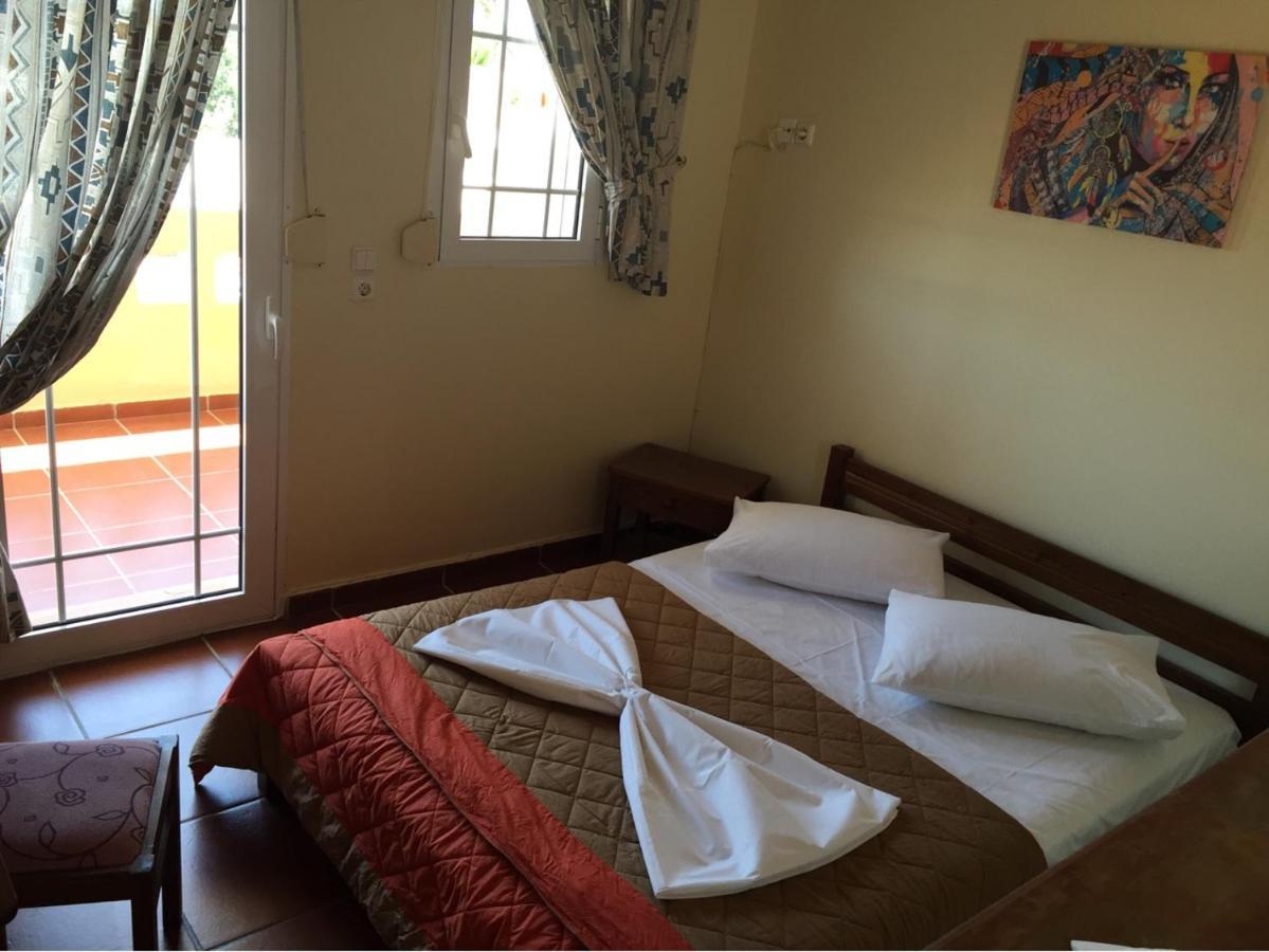 Toulipa Rooms Agia Ermioni Exterior photo