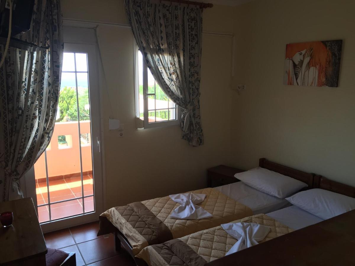 Toulipa Rooms Agia Ermioni Exterior photo